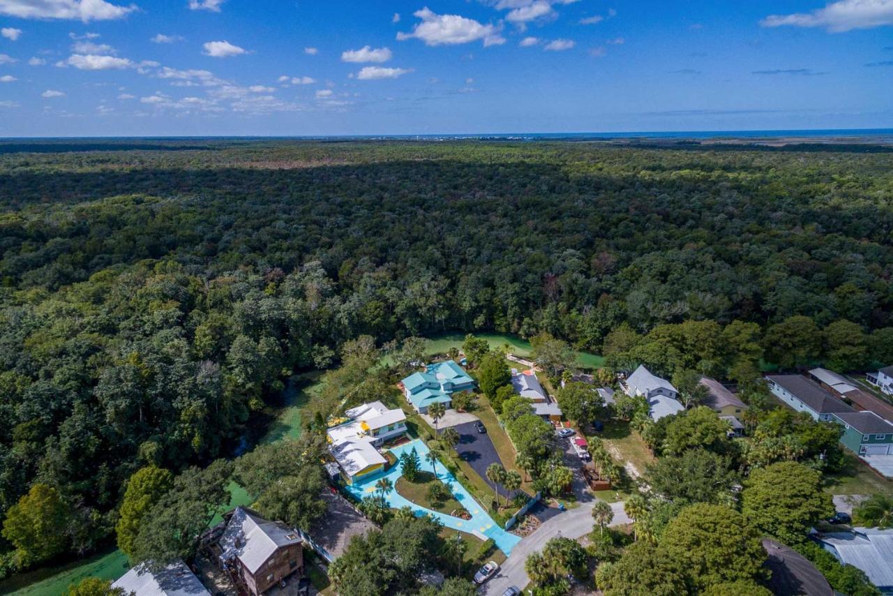 Appartamento Pams Mermaid House With Riverfront Yard And Lanai! Weeki Wachee Esterno foto