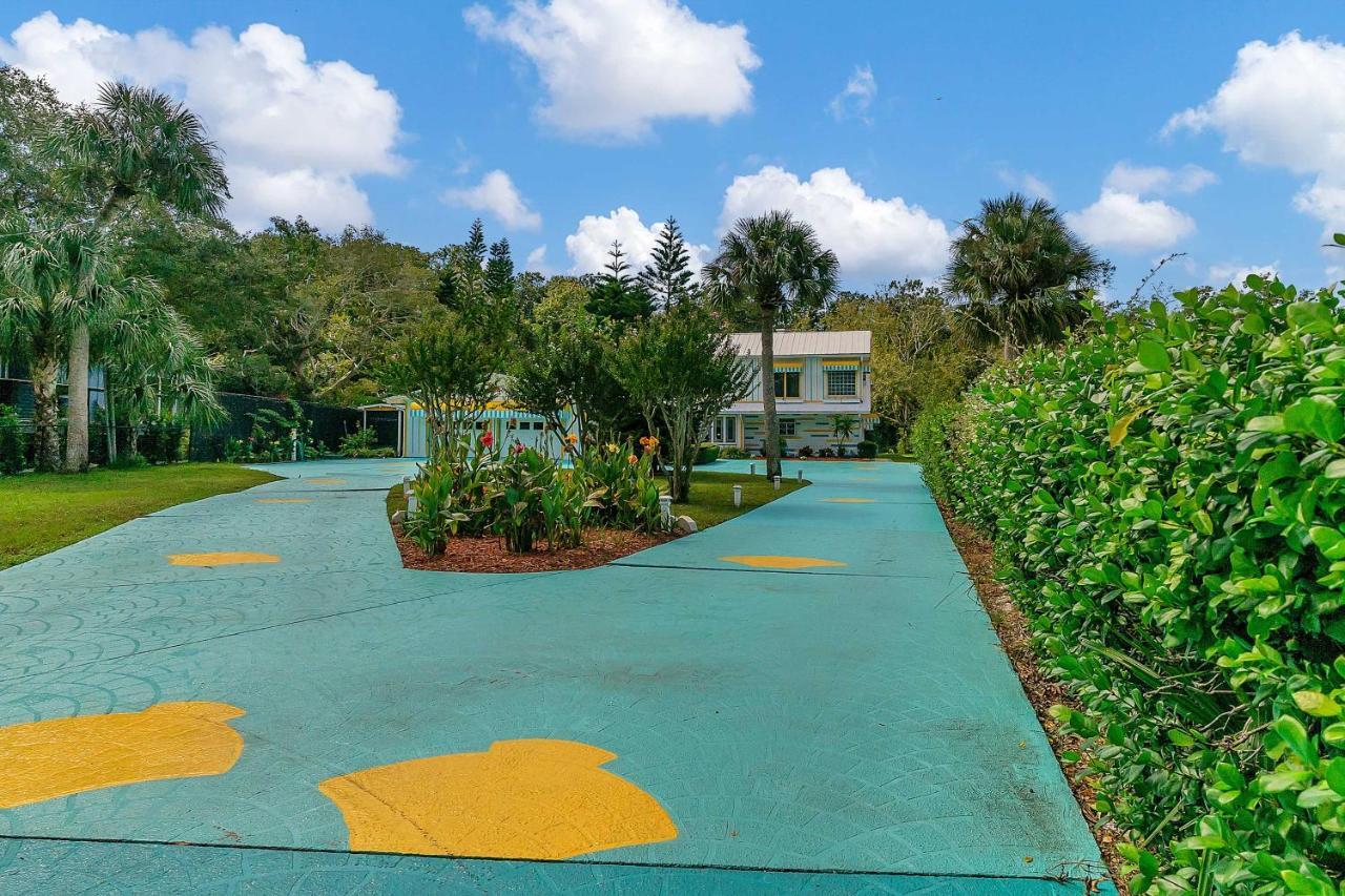 Appartamento Pams Mermaid House With Riverfront Yard And Lanai! Weeki Wachee Esterno foto